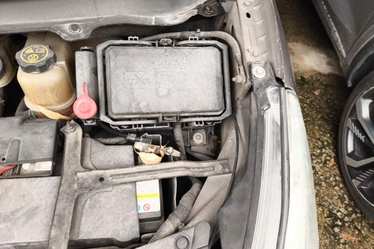 Used Buick GL8 2017 25S Comfort Version China V Standard Engine Bay Left