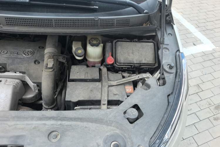 Used Buick GL8 2017 ES 28T Flagship Model China V Standard Engine Bay Left
