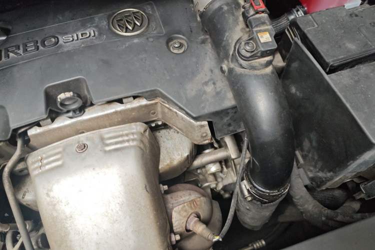 Used Buick GL8 2017 ES 28T Premium Version China V Standard Engine Bay Left