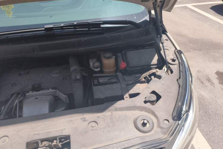 Used Buick GL8 2017 ES 28T Luxury Model China V Standard Engine Bay Left
