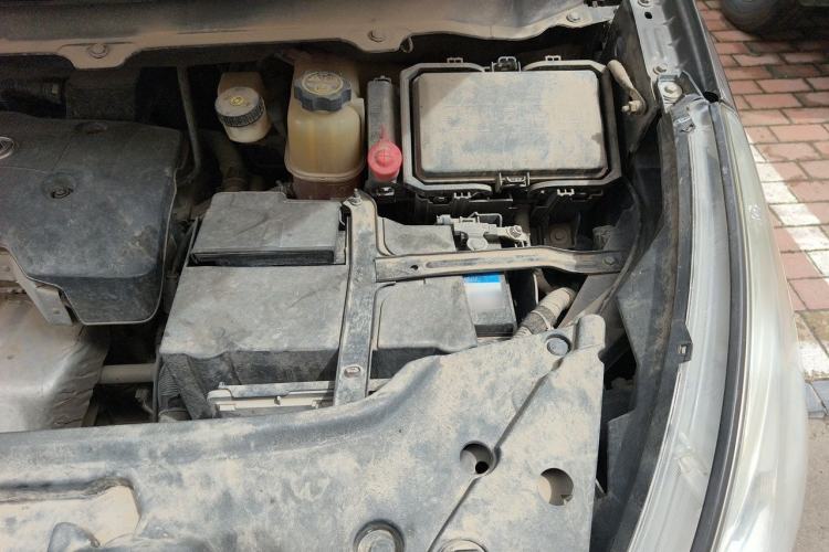 Used Buick GL8 2017 25S Luxury Version China V Standard Engine Bay Left