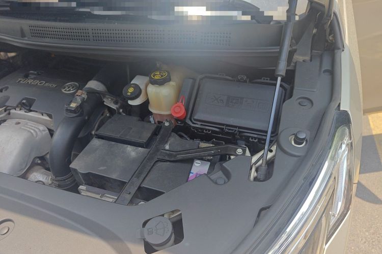Used Buick GL8 2017 ES 28T Luxury Model China V Standard Engine Bay Left