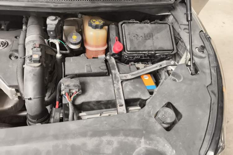 Used Buick GL8 2017 ES 28T Luxury Model China V Standard Engine Bay Left