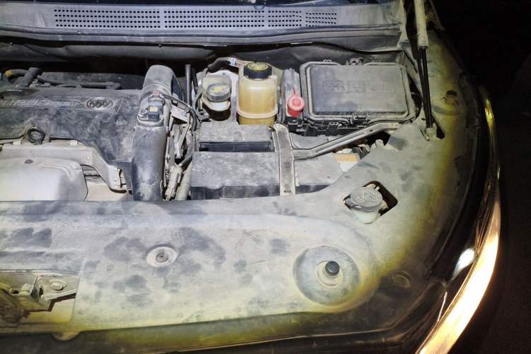 Used Buick GL8 2017 ES 28T Comfort Model China V Standard Engine Bay Left