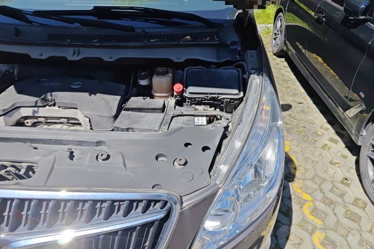 Used Buick GL8 2017 25S Prestige Version China V Standard Engine Bay Left