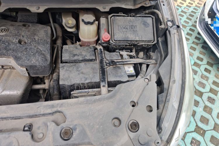 Used Buick GL8 2017 25S Luxury Version China V Standard Engine Bay Left