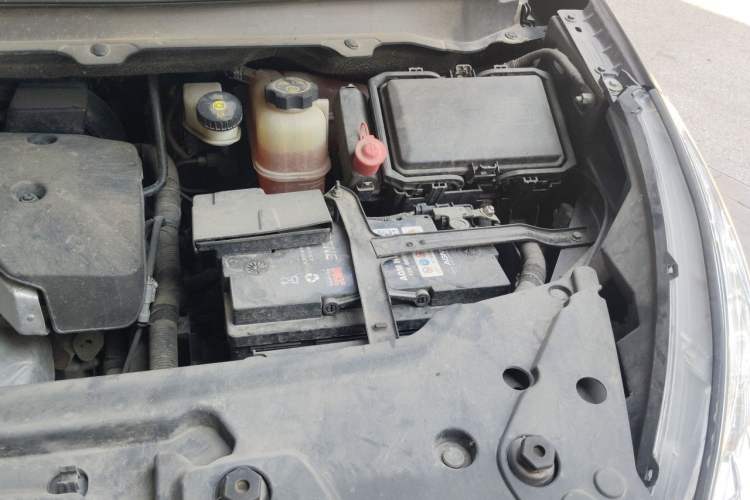 Used Buick GL8 2017 25S Prestige Version China V Standard Engine Bay Left