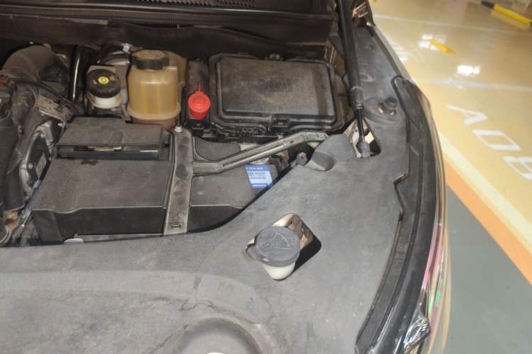 Used Buick GL8 2017 ES 28T Comfort Model China V Standard Engine Bay Left