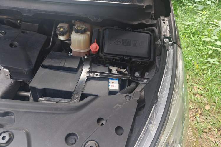 Used Buick GL8 2017 25S Luxury Version China V Standard Engine Bay Left