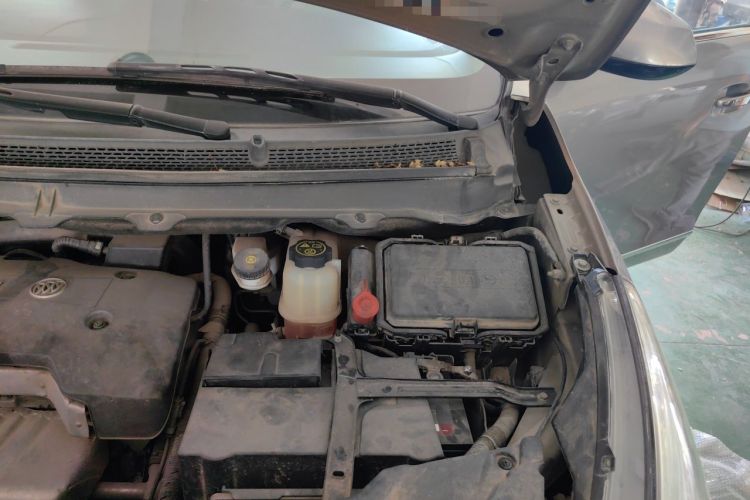 Used Buick GL8 2017 25S Prestige Version China V Standard Engine Bay Left