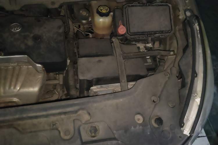 Used Buick GL8 2017 25S Prestige Version China V Standard Engine Bay Left