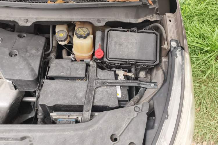 Used Buick GL8 2017 25S Prestige Version China V Standard Engine Bay Left