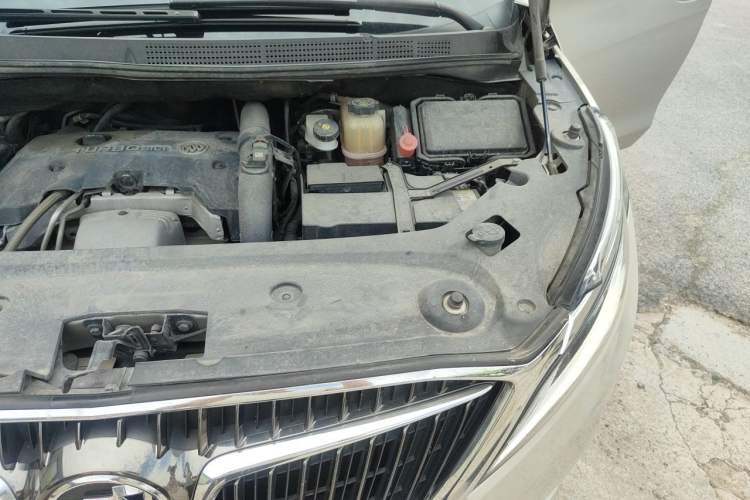 Used Buick GL8 2017 ES 28T Comfort Model China V Standard Engine Bay Left