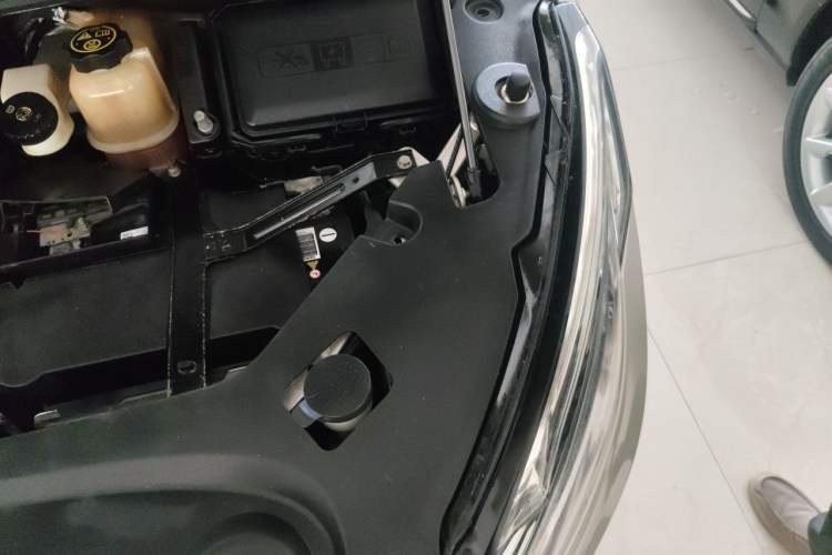 Used Buick GL8 2017 ES 28T Premium Version China V Standard Engine Bay Left