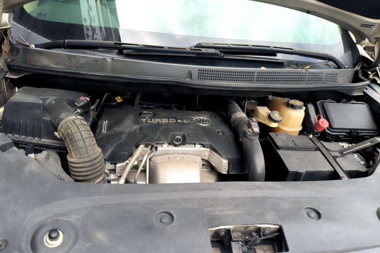 Used Buick GL8 2017 ES 28T Luxury Model China V Standard Engine Bay