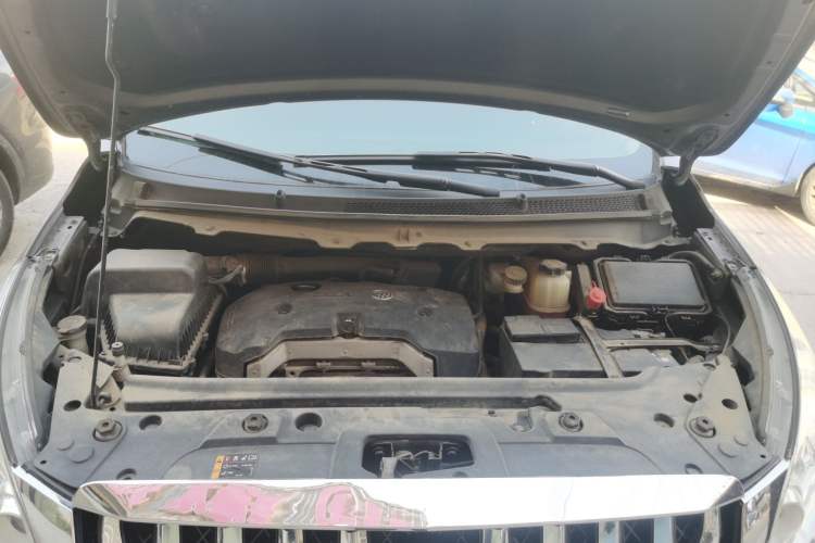 Used Buick GL8 2017 25S Luxury Version China V Standard Engine Bay