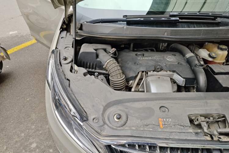 Used Buick GL8 2017 ES 28T Premium Version China V Standard Engine Bay Right