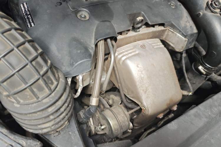 Used Buick GL8 2017 ES 28T Premium Version China V Standard Engine Bay Right