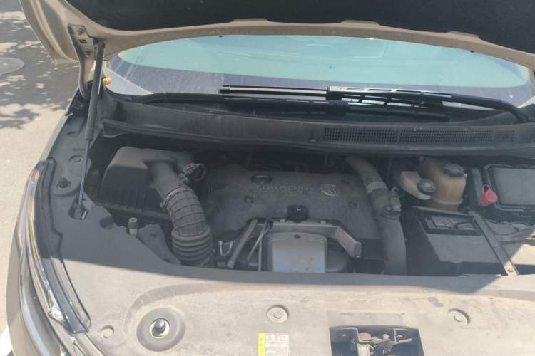 Used Buick GL8 2017 ES 28T Luxury Model China V Standard Engine Bay Right