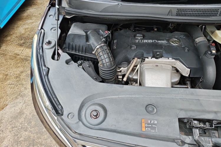 Used Buick GL8 2017 ES 28T Luxury Model China V Standard Engine Bay Right