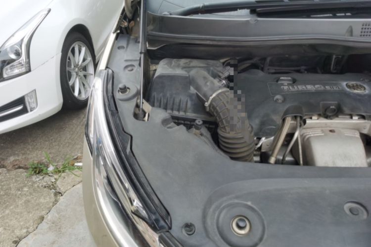 Used Buick GL8 2017 ES 28T Comfort Model China V Standard Engine Bay Right