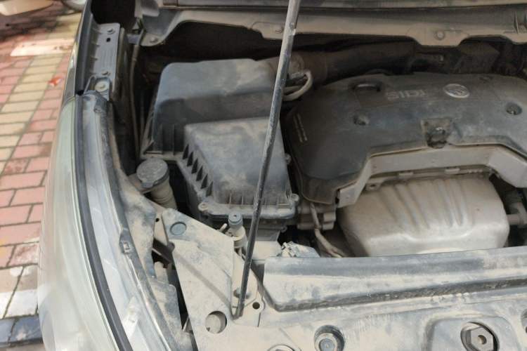 Used Buick GL8 2017 25S Luxury Version China V Standard Engine Bay Right
