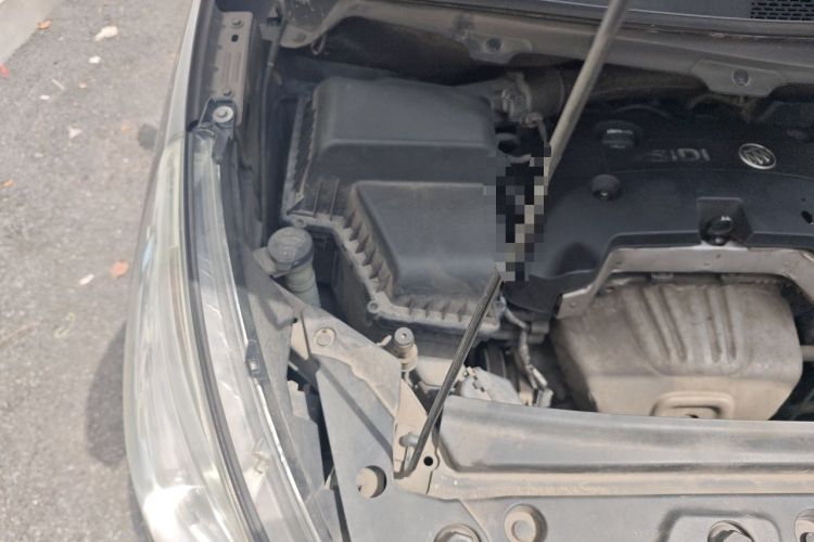 Used Buick GL8 2017 25S Luxury Version China V Standard Engine Bay Right
