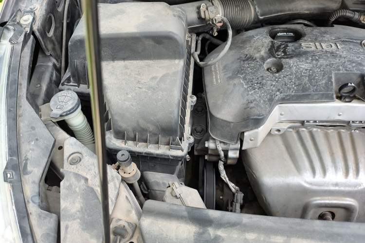 Used Buick GL8 2017 25S Comfort Version China V Standard Engine Bay Right