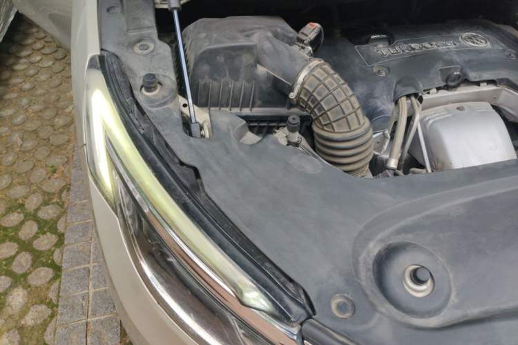 Used Buick GL8 2017 ES 28T Luxury Model China V Standard Engine Bay Right