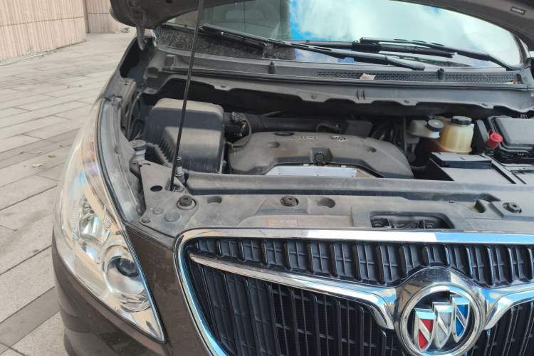 Used Buick GL8 2017 25S Luxury Version China V Standard Engine Bay Right