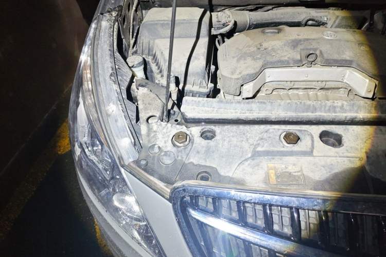 Used Buick GL8 2017 25S Prestige Version China V Standard Engine Bay Right