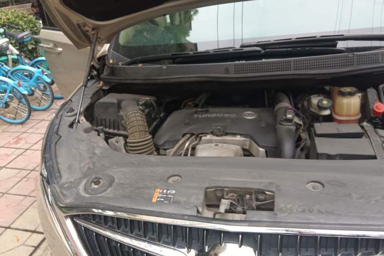 Used Buick GL8 2017 ES 28T Luxury Model China V Standard Engine Bay Right