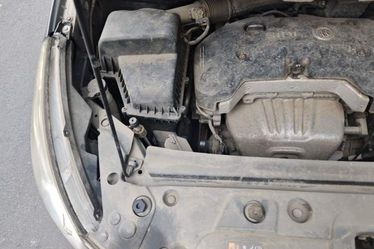 Used Buick GL8 2017 25S Luxury Version China V Standard Engine Bay Right