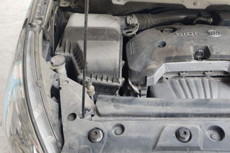 Used Buick GL8 2017 25S Prestige Version China V Standard Engine Bay Right