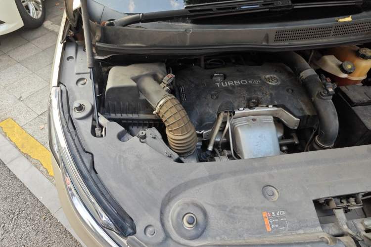 Used Buick GL8 2017 ES 28T Comfort Model China V Standard Engine Bay Right