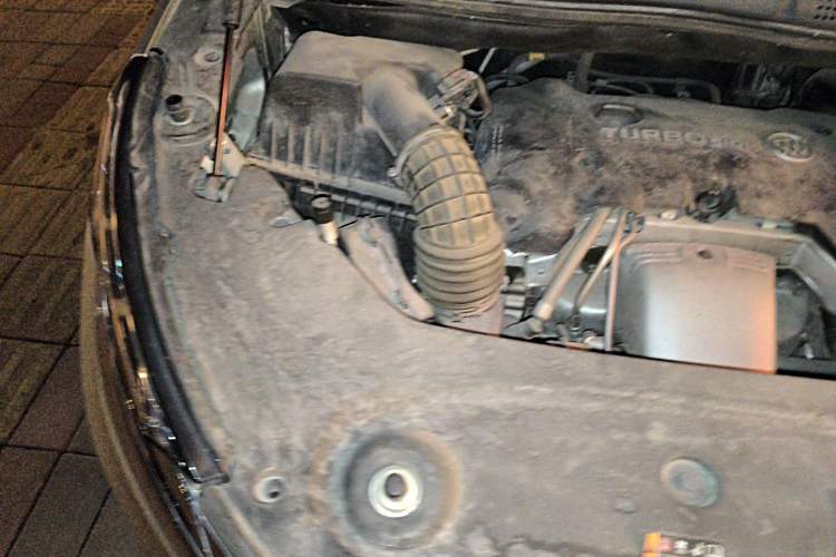 Used Buick GL8 2017 ES 28T Premium Version China V Standard Engine Bay Right