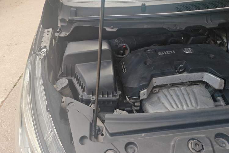 Used Buick GL8 2017 25S Luxury Version China V Standard Engine Bay Right