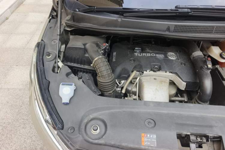 Used Buick GL8 2017 ES 28T Comfort Model China V Standard Engine Bay Right