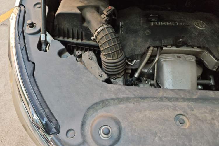 Used Buick GL8 2017 ES 28T Luxury Model China V Standard Engine Bay Right