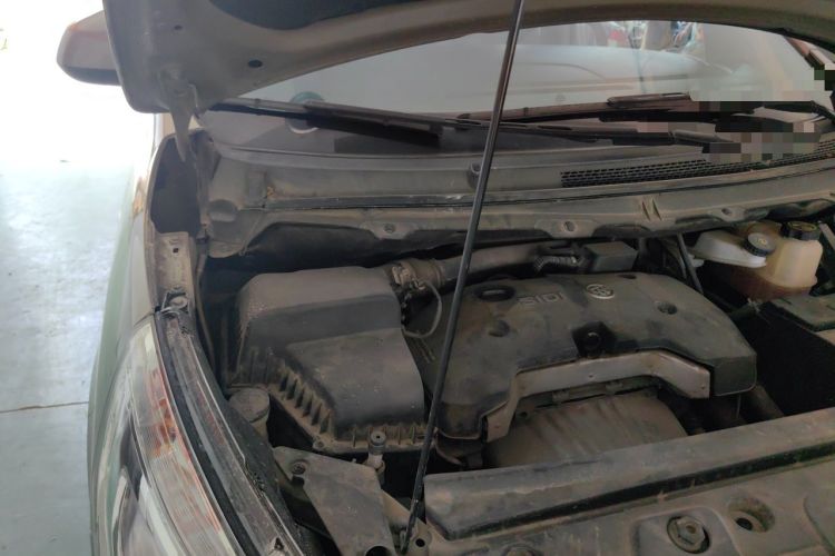 Used Buick GL8 2017 25S Prestige Version China V Standard Engine Bay Right