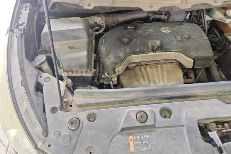 Used Buick GL8 2017 25S Comfort Version China V Standard Engine Bay Right