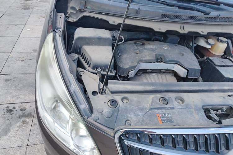 Used Buick GL8 2017 25S Comfort Version China V Standard Engine Bay Right