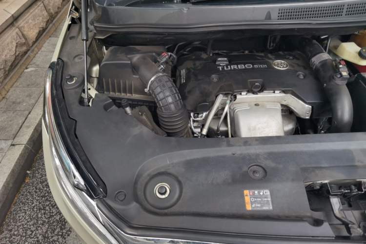 Used Buick GL8 2017 ES 28T Comfort Model China V Standard Engine Bay Right
