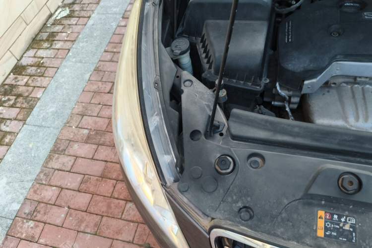 Used Buick GL8 2017 25S Luxury Version China V Standard Engine Bay Right
