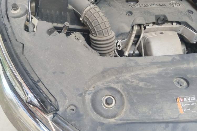 Used Buick GL8 2017 ES 28T Luxury Model China V Standard Engine Bay Right
