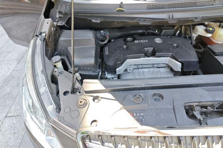 Used Buick GL8 2017 25S Comfort Version China V Standard Engine Bay Right