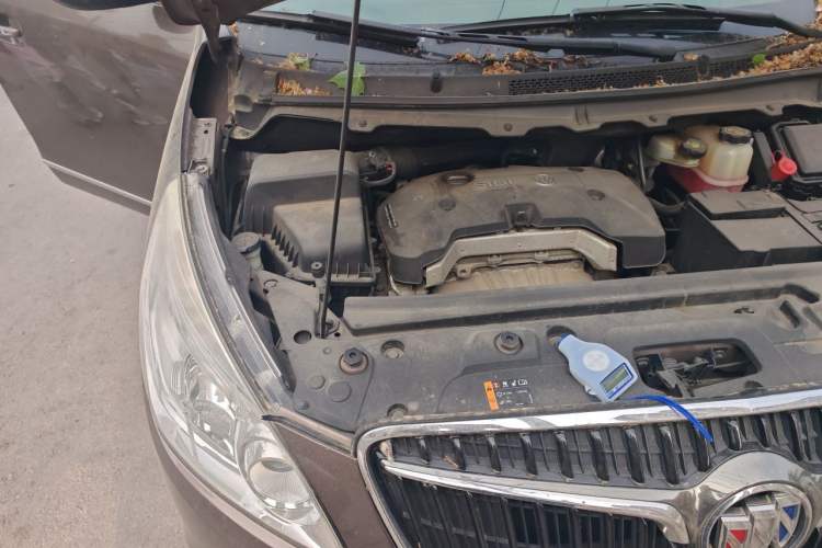 Used Buick GL8 2017 25S Luxury Version China V Standard Engine Bay Right