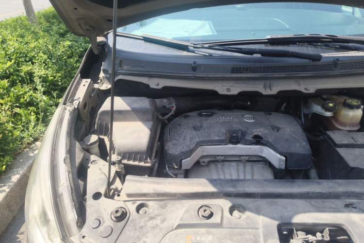 Used Buick GL8 2017 25S Luxury Version China V Standard Engine Bay Right