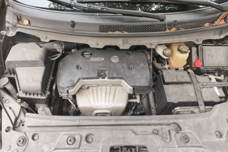Used Buick GL8 2017 25S Prestige Version China V Standard Engine Bay