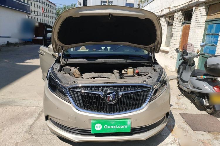 Used Buick GL8 2017 ES 28T Flagship Model China V Standard Engine Bay